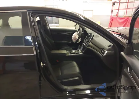 2018 Honda Accord Ex z USA, uszkodzony, nr VIN 1HGCV1F44JA135705